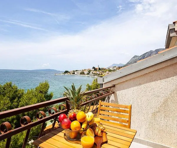 Lux Daire Gradac (Split-Dalmatia)